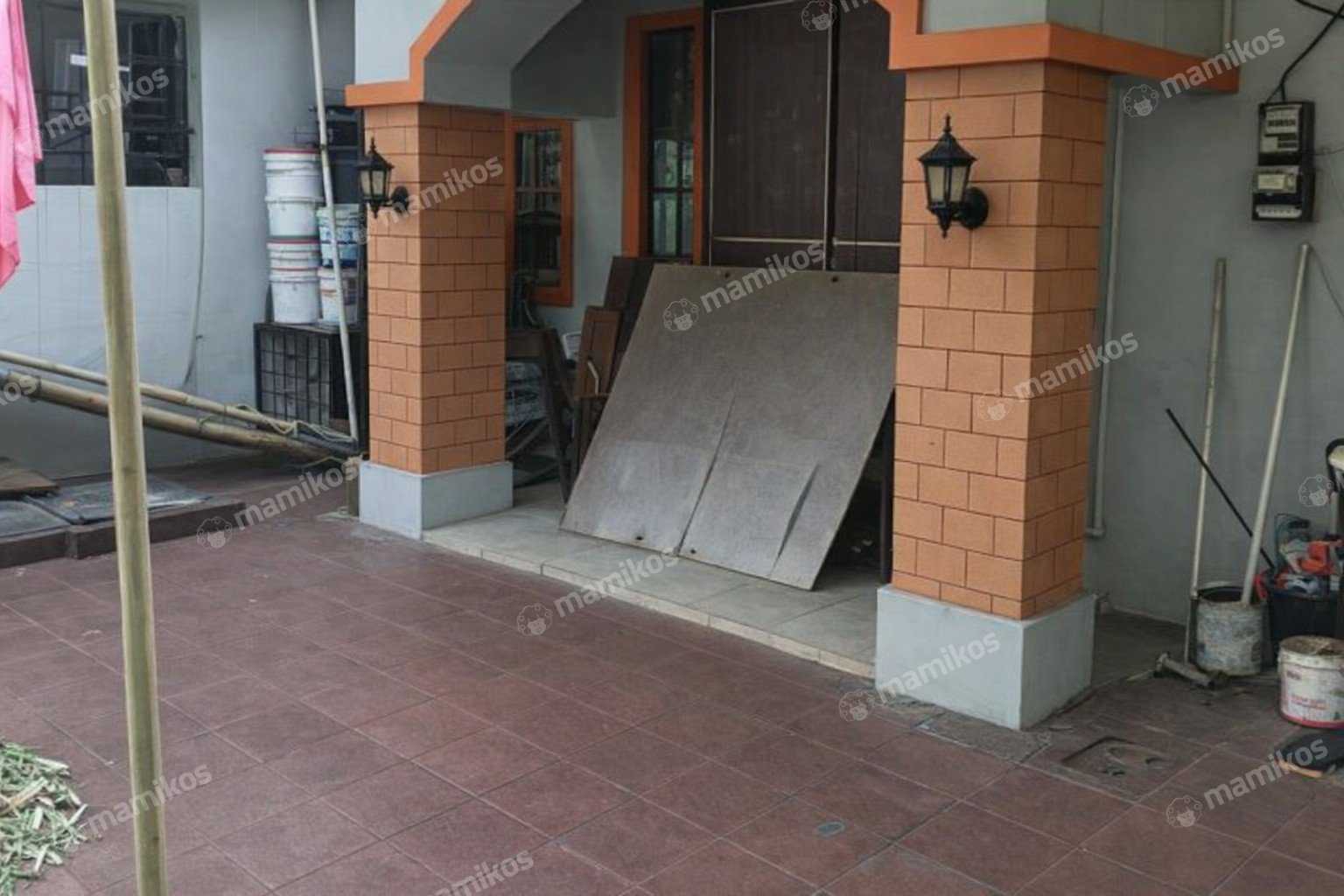 Rumah Sertifikat SHM 3 Kamar Tidur 3 Kamar Mandi Taman Palem Jakarta Barat
