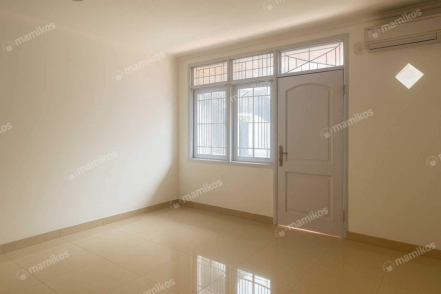 Rumah Sertifikat SHM 5 Kamar Tidur 4 Kamar Mandi Green Ville Jakarta Barat - Photo 3