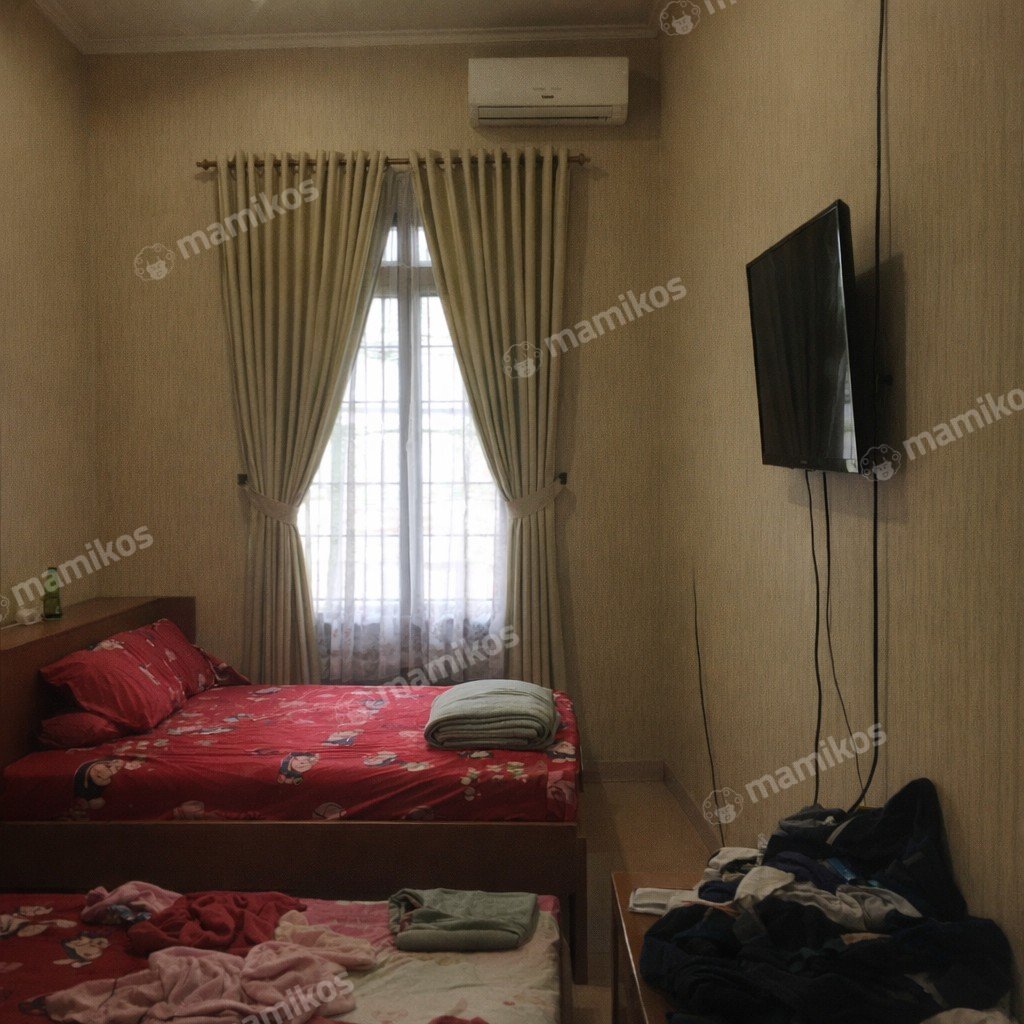 Rumah Sertifikat SHM 4 Kamar Tidur 3 Kamar Mandi Taman Palem Jakarta Barat - Photo 5