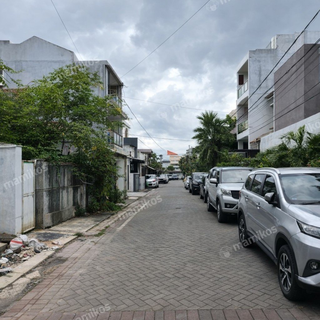 Rumah Sertifikat SHM 3 Kamar Mandi 3 Lantai Citra Garden Jakarta Barat - Photo 4