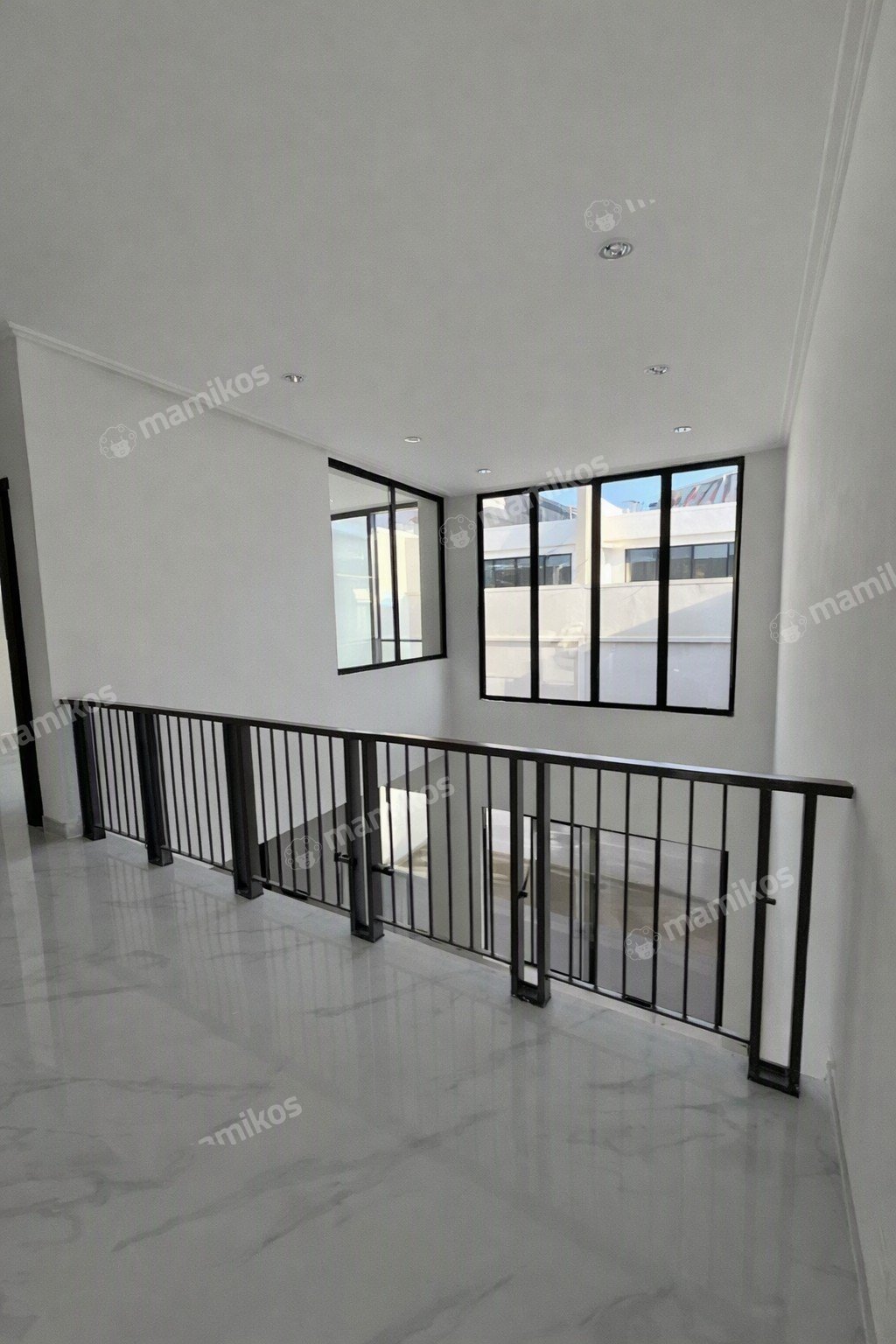 Rumah Sertifikat PPJB 4 Kamar Tidur 3 Kamar Mandi Pantai Indah Kapuk 2 Jakarta Utara - Photo 2