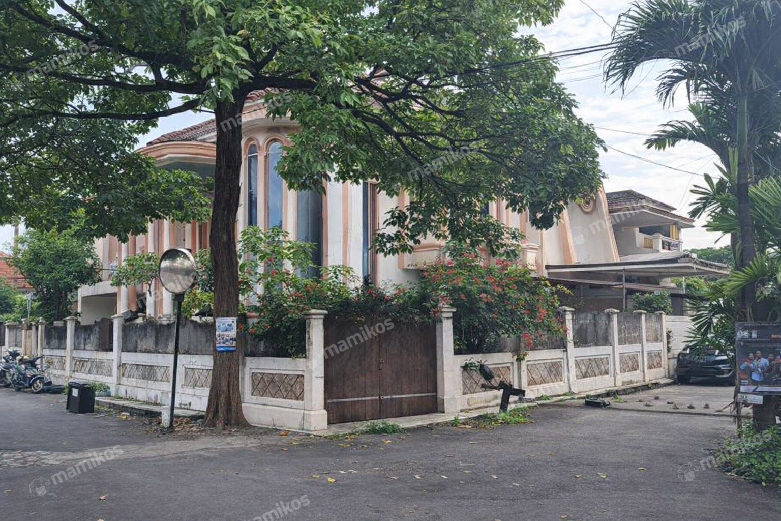Rumah Sertifikat SHM 4 Kamar Tidur 5 Kamar Mandi Kav DKI Jakarta Barat