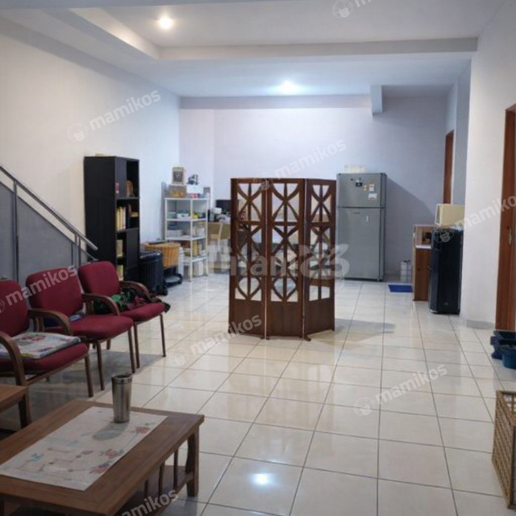Rumah Sertifikat SHM 3 Kamar Tidur 3 Kamar Mandi Intercon Jakarta Barat - Photo 4