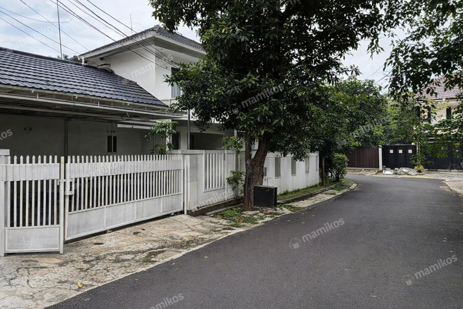 Rumah Sertifikat SHM 6 Kamar Tidur 7 Kamar Mandi Duren Sawit Jakarta Timur