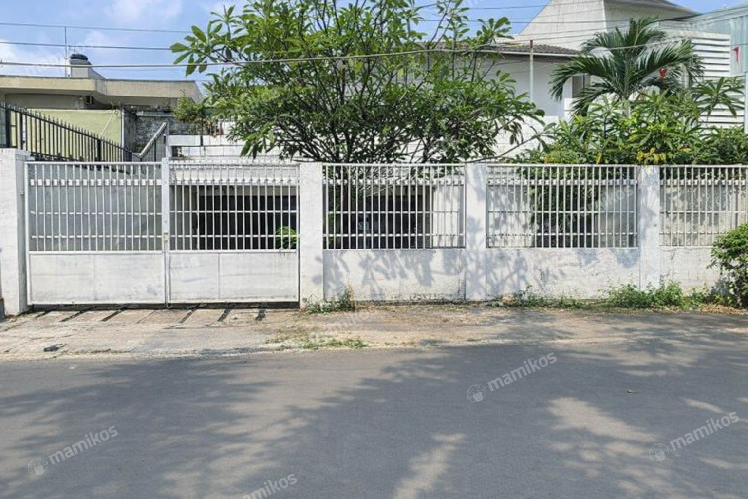 Rumah Sertifikat SHM 4 Kamar Tidur 3 Kamar Mandi Tebet Jakarta Selatan