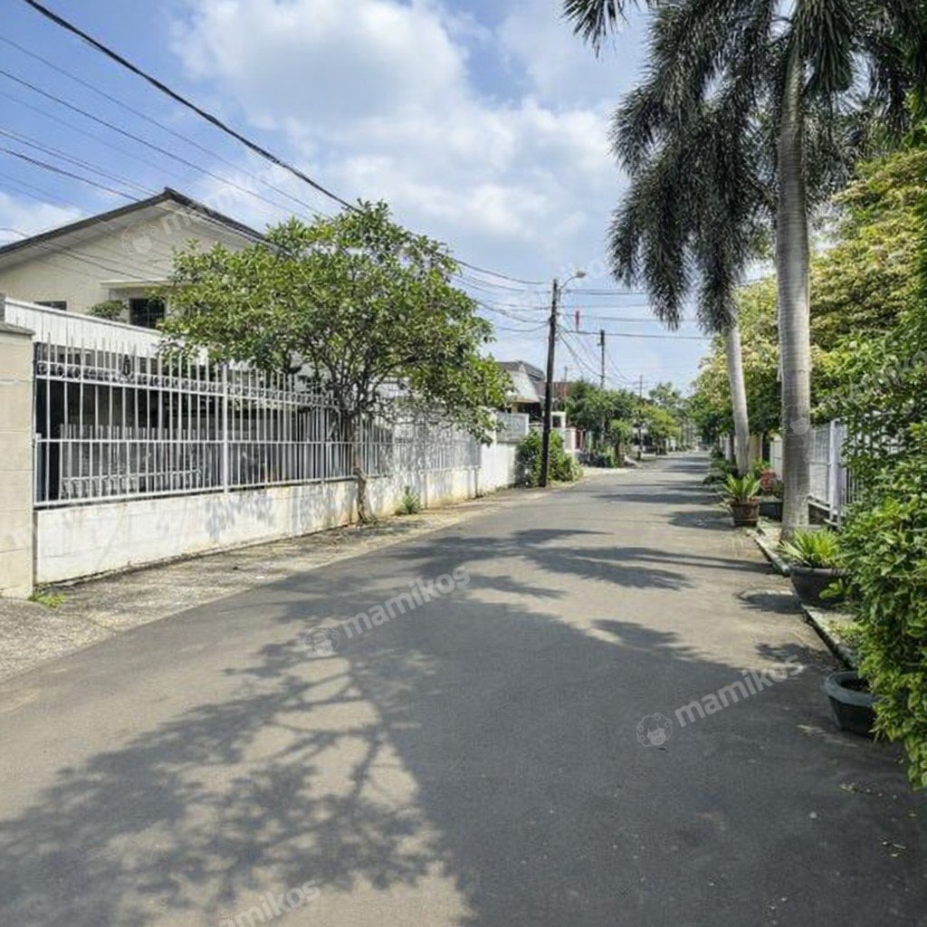 Rumah Sertifikat SHM 4 Kamar Tidur 3 Kamar Mandi Tebet Jakarta Selatan - Photo 2