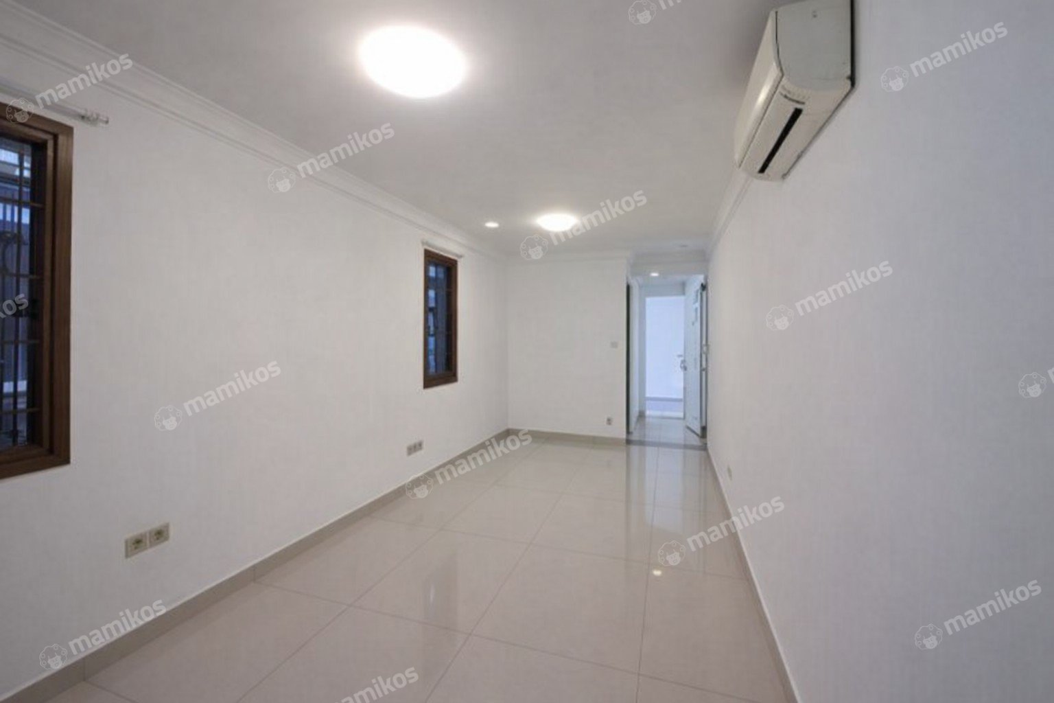 Rumah Sertifikat SHM 4 Kamar Tidur 2 Kamar Mandi Tanjung Duren Jakarta Barat - Photo 4