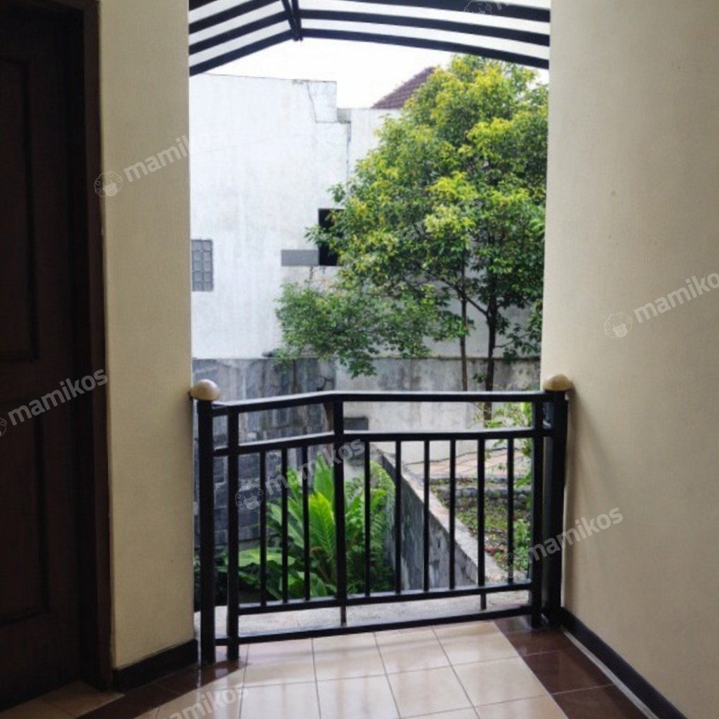 Rumah Sertifikat SHM 7 Kamar Tidur 5 Kamar Mandi Raffles Hills Jakarta Timur - Photo 2