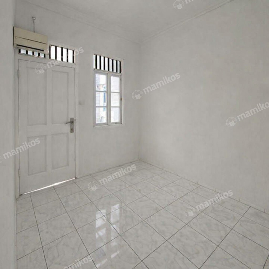 Rumah Sertifikat SHM 4 Kamar Tidur 3 Kamar Mandi Permata Buana Jakarta Barat - Photo 4