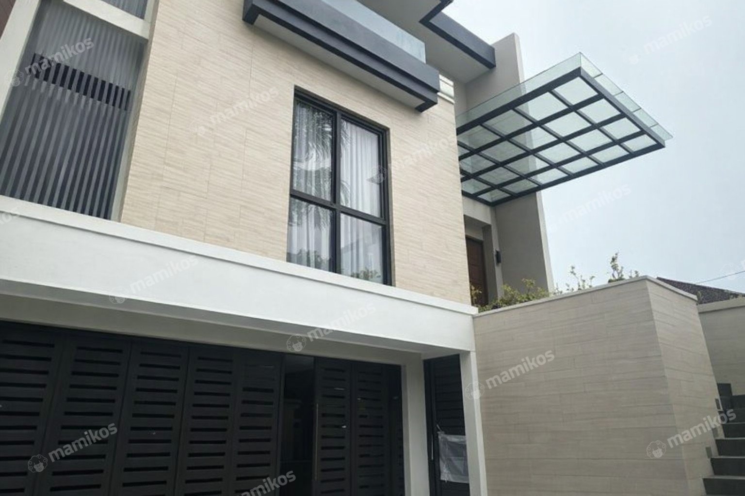 Rumah Sertifikat SHM 4 Kamar Tidur 4 Kamar Mandi Pondok Indah Jakarta Selatan