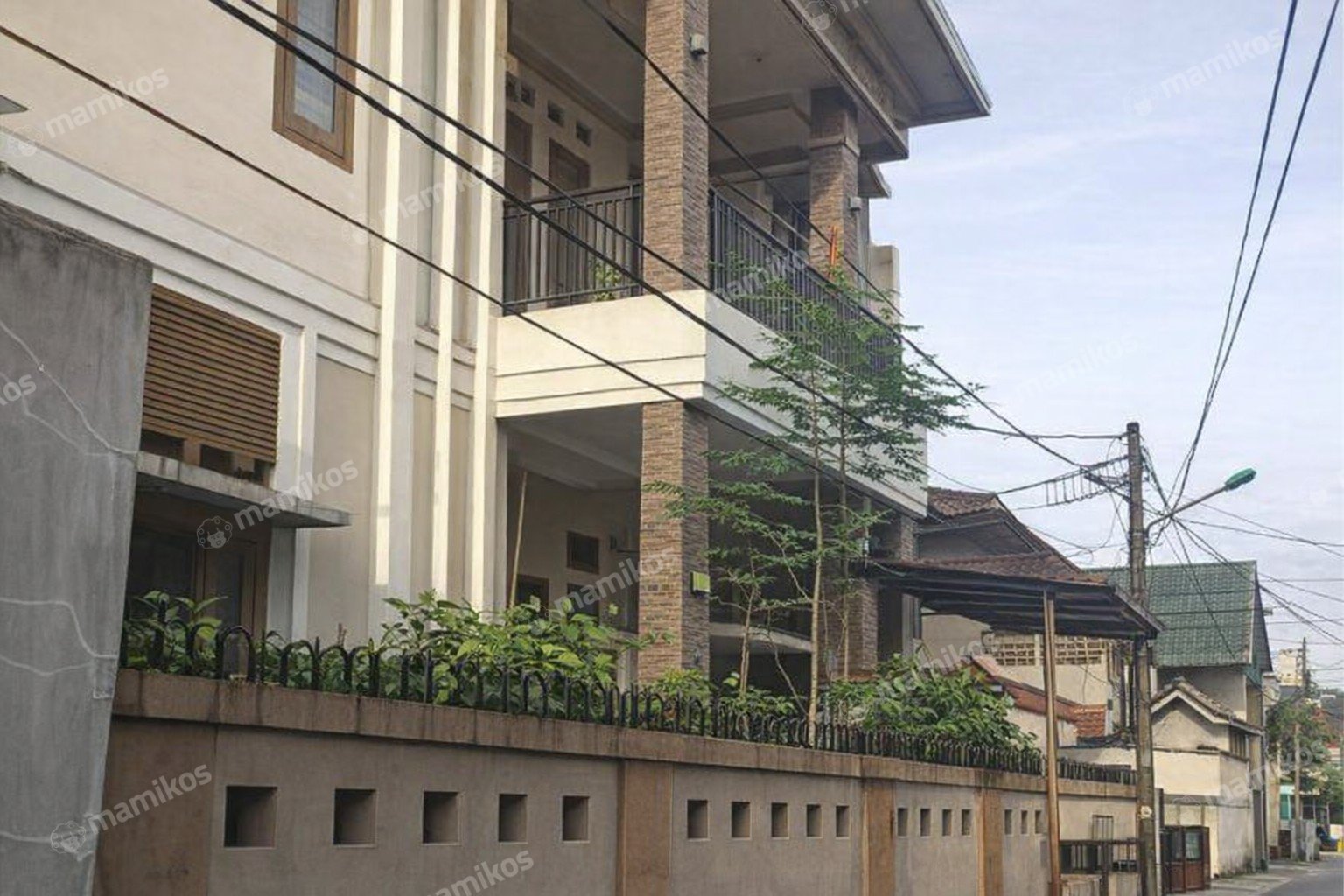 Rumah Sertifikat SHM 4 Kamar Tidur 4 Kamar Mandi Duren Sawit Jakarta Timur