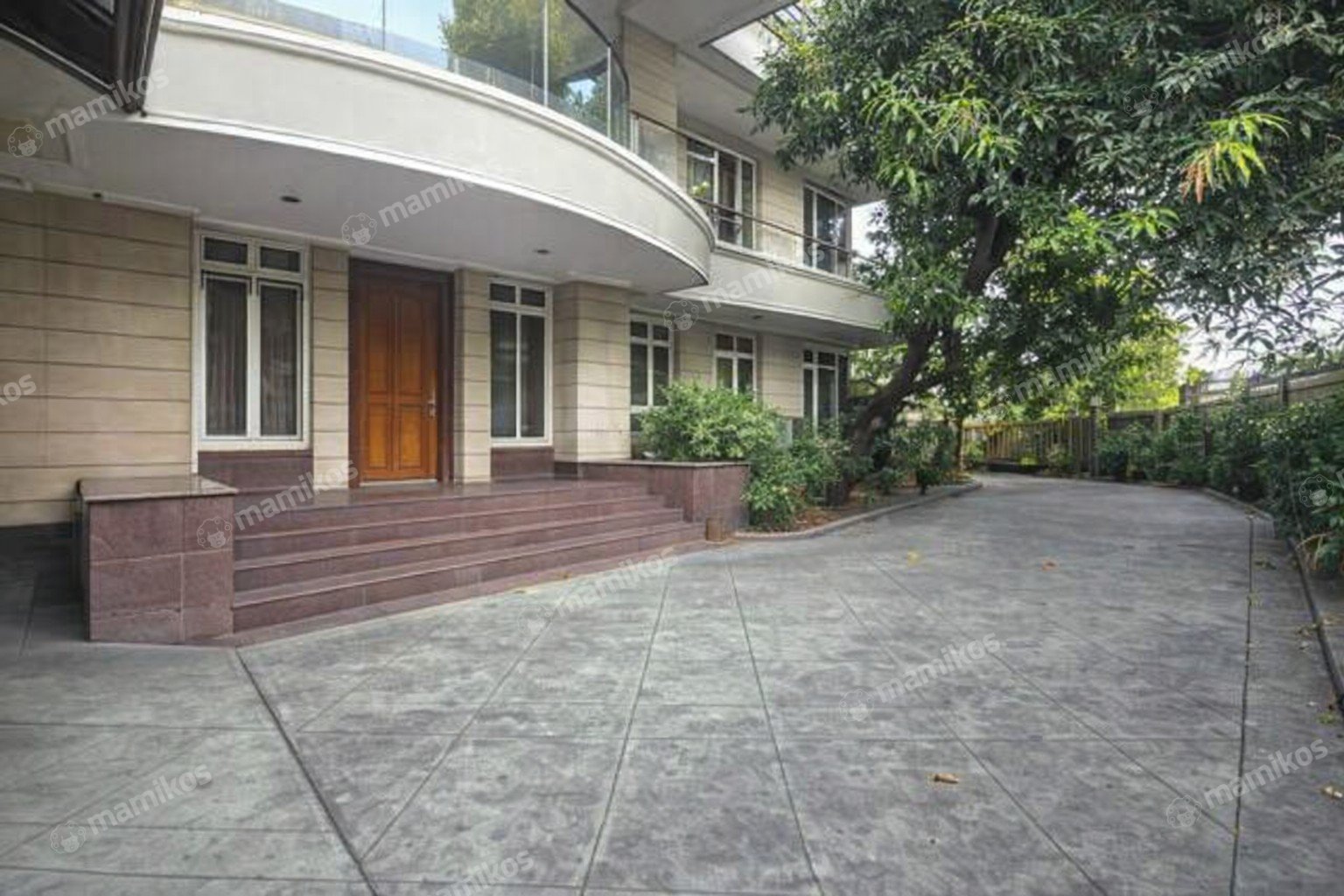 Rumah Sertifikat SHM 4 Kamar Tidur 4 Kamar Mandi Puri Indah Jakarta Barat
