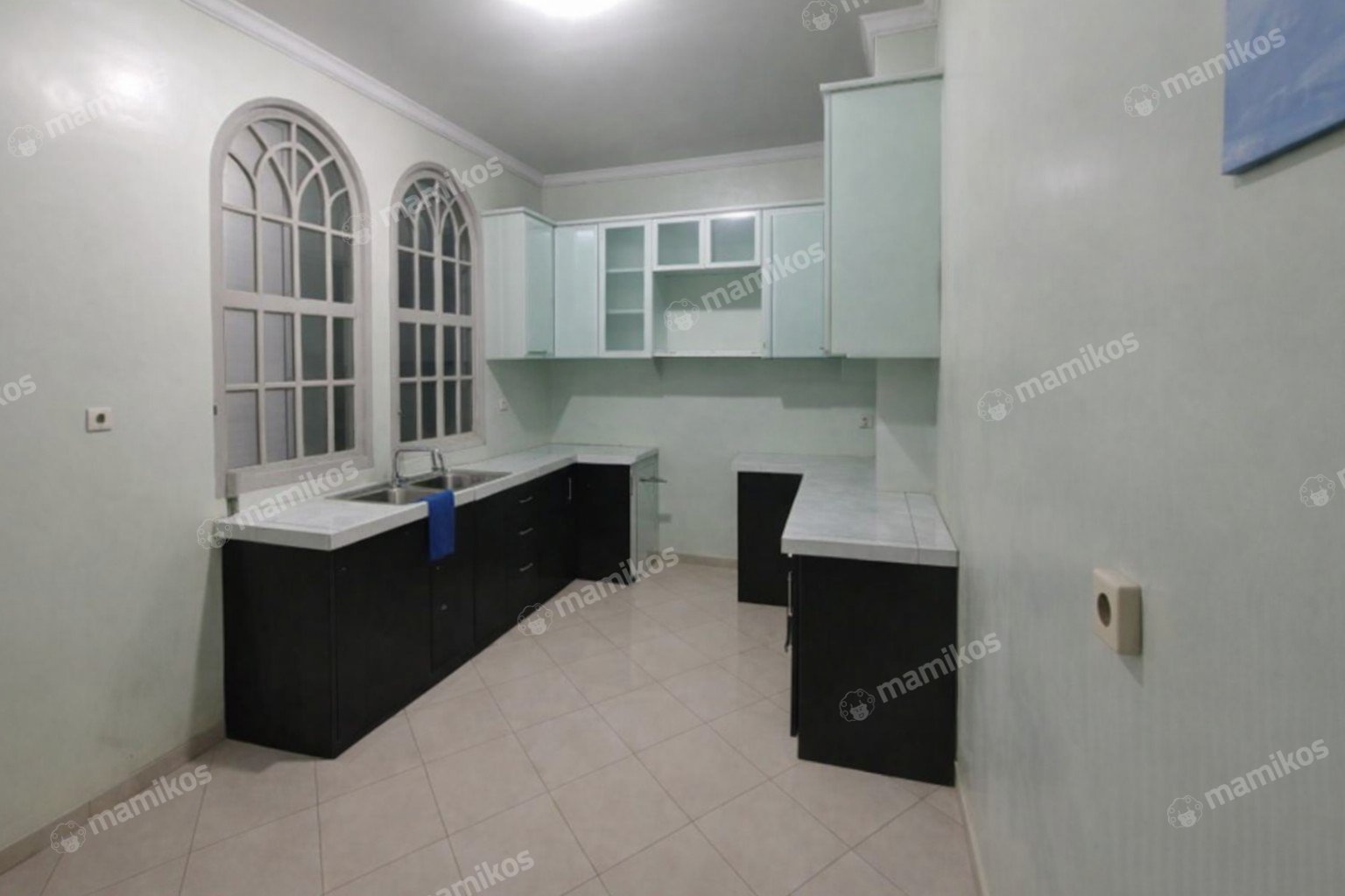 Rumah Sertifikat SHM 4 Kamar Tidur 4 Kamar Mandi Kebon Jeruk Jakarta Barat - Photo 3