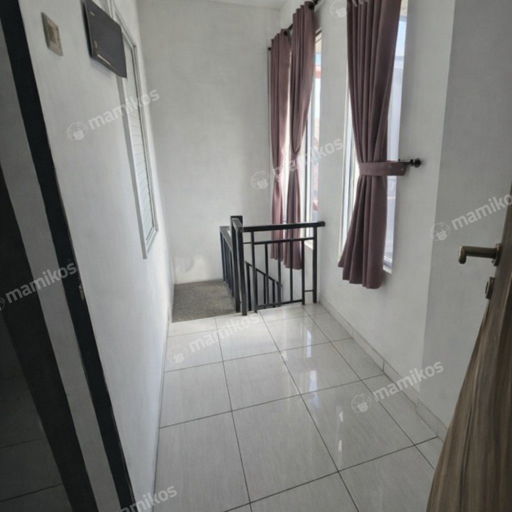 Rumah Sertifikat SHM 11 Kamar Tidur 8 Kamar Mandi Kelapa Gading Jakarta Utara - Photo 4