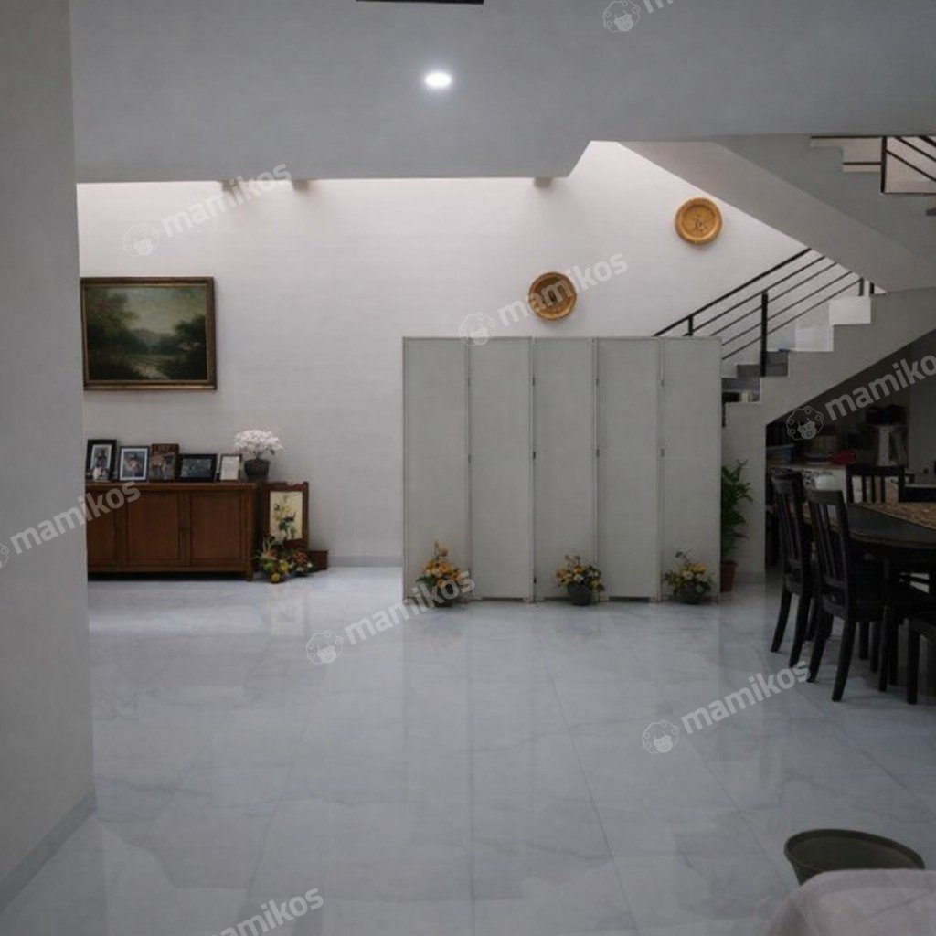 Rumah Sertifikat SHM 4 Kamar Tidur 3 Kamar Mandi Sunrise Garden Jakarta Barat - Photo 2