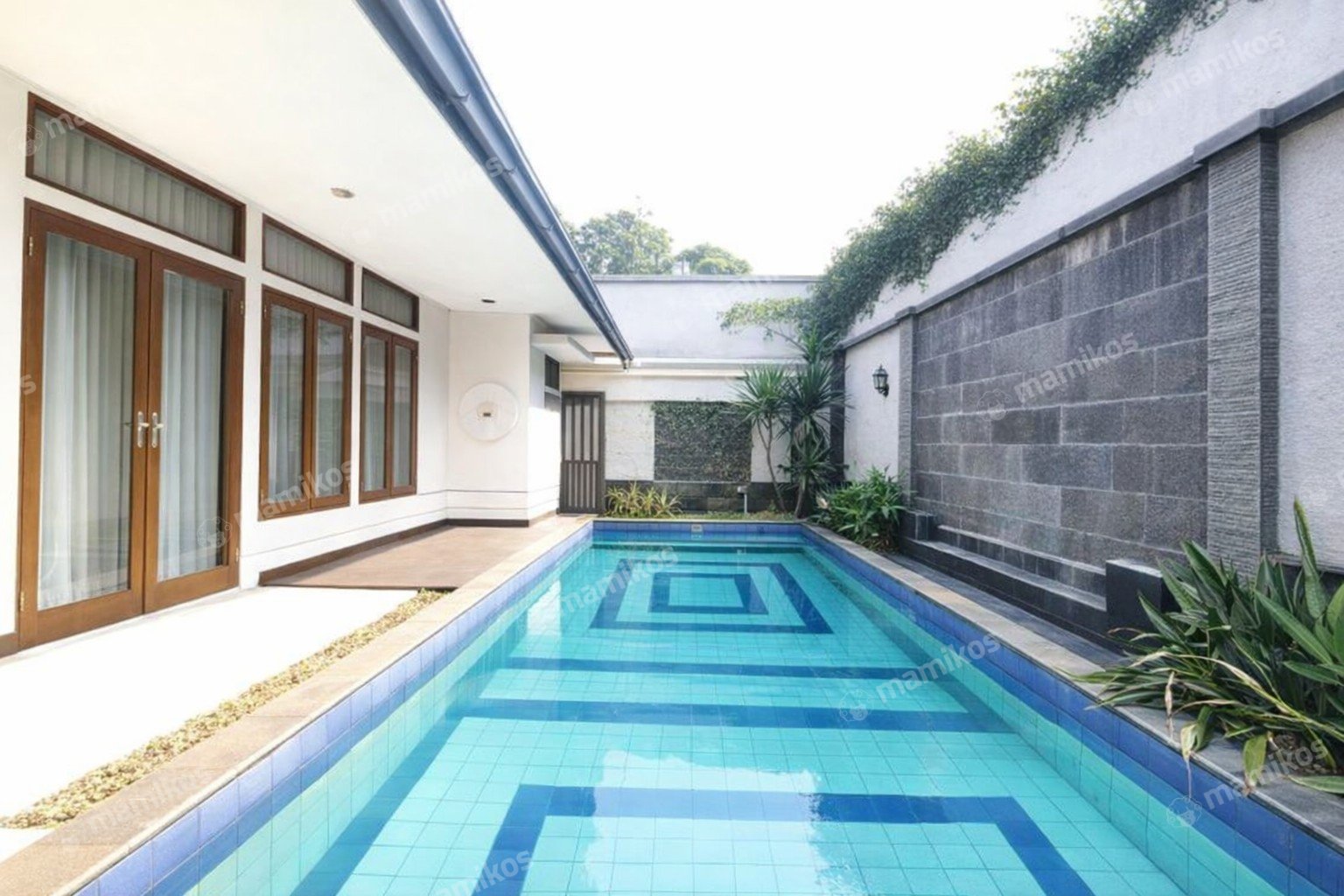Rumah Sertifikat SHM 4 Kamar Tidur 3 Kamar Mandi Pondok Indah Jakarta Selatan