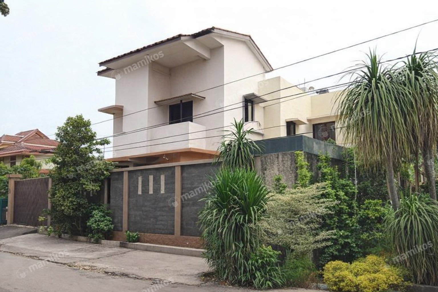 Rumah Sertifikat SHM 3 Kamar Tidur 3 Kamar Mandi Kav DKI Jakarta Barat