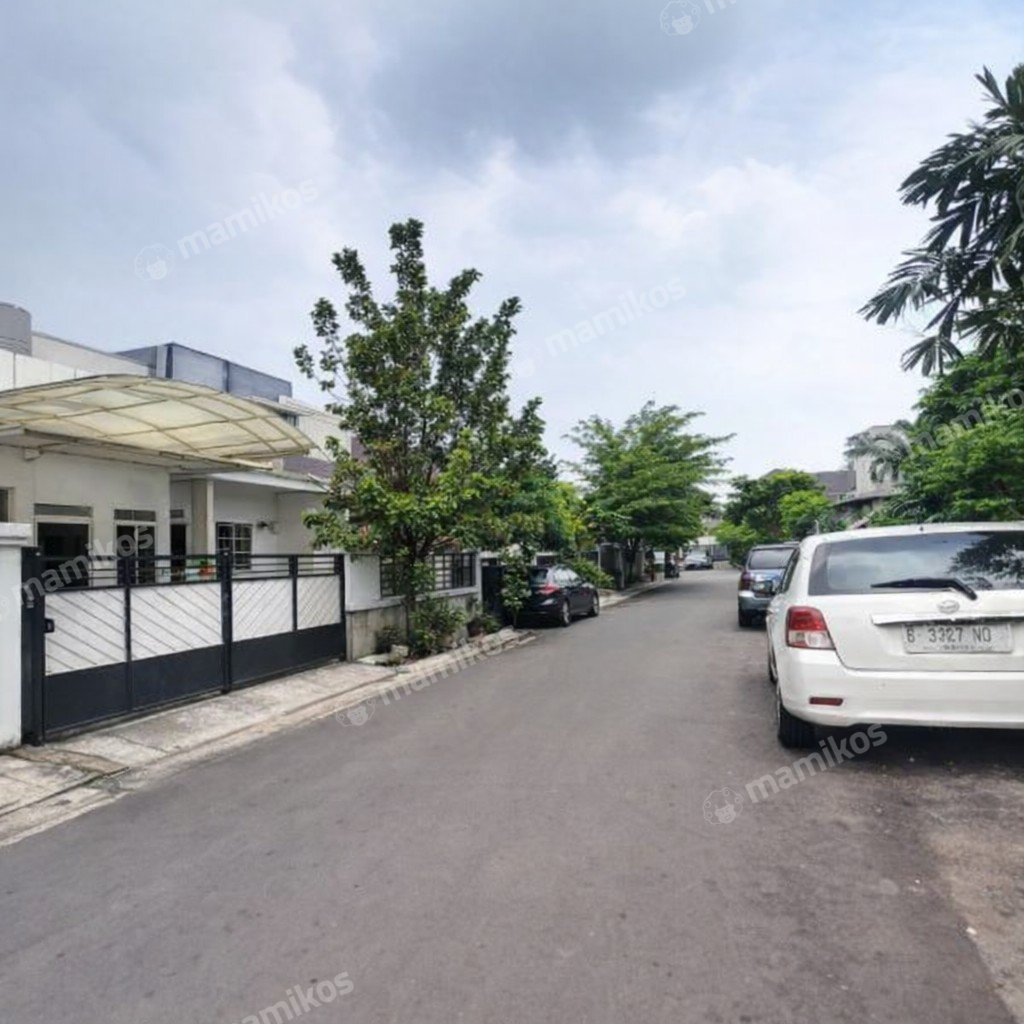 Rumah Sertifikat SHM 4 Kamar Tidur 2 Kamar Mandi Intercon Jakarta Barat - Photo 2