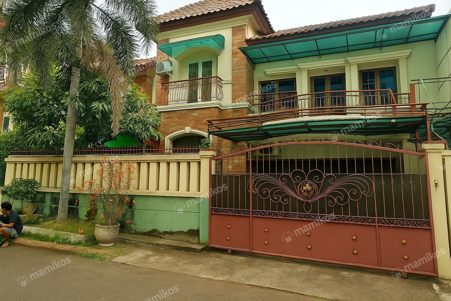 Rumah Sertifikat SHM 5 Kamar Tidur 5 Kamar Mandi Tebet Jakarta Selatan
