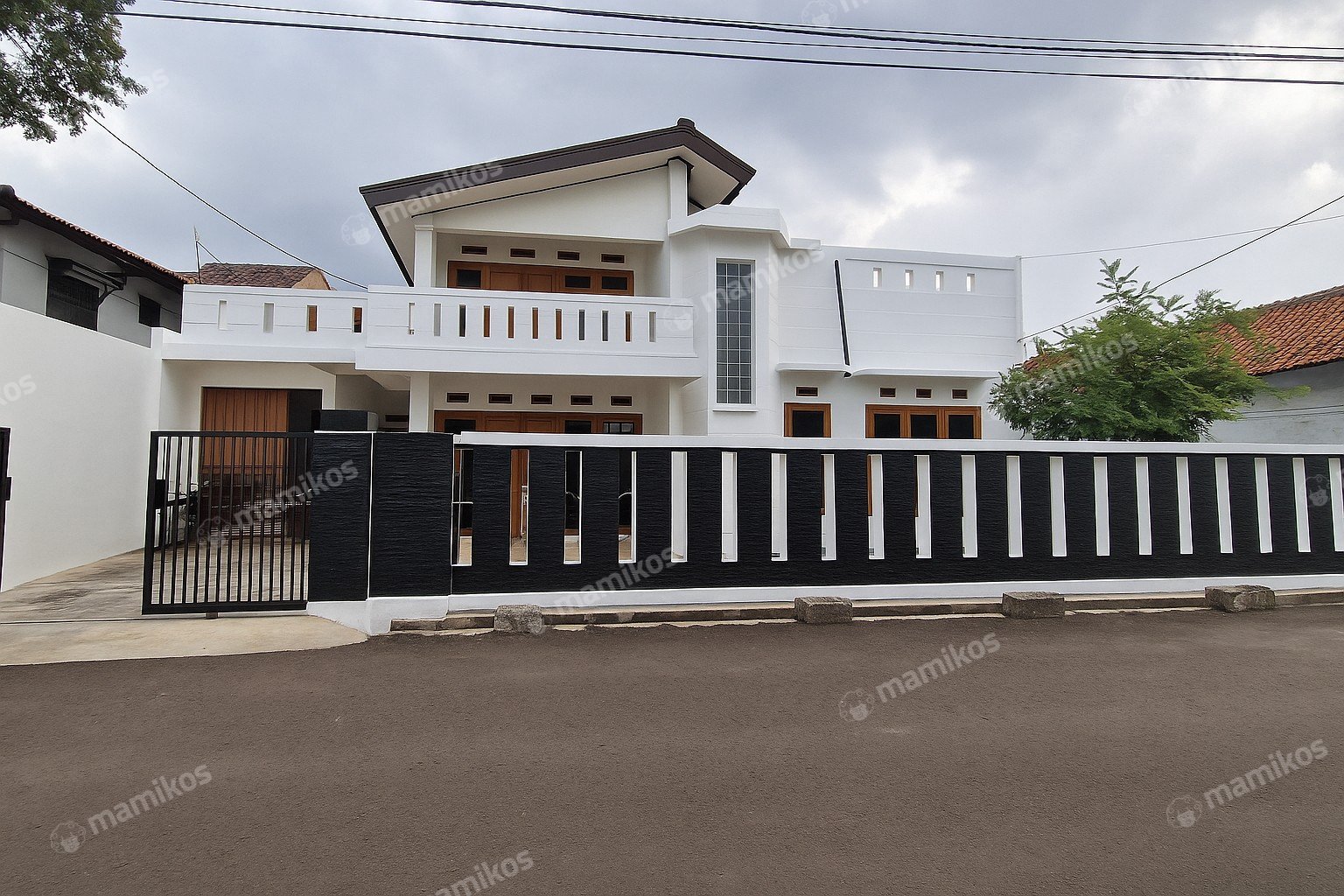 Rumah Sertifikat SHM 5 Kamar Tidur 4 Kamar Mandi Pondok Kelapa Jakarta Timur