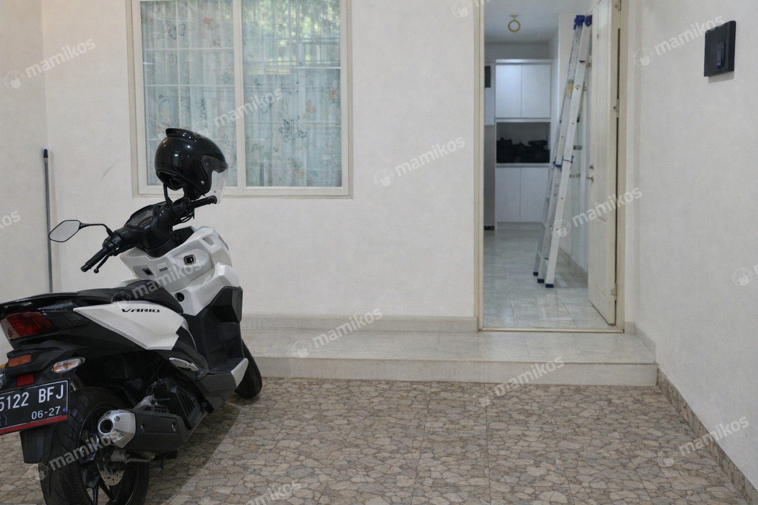 Rumah Sertifikat SHM 2 Kamar Tidur 3 Kamar Mandi Jembatan Lima Jakarta Barat