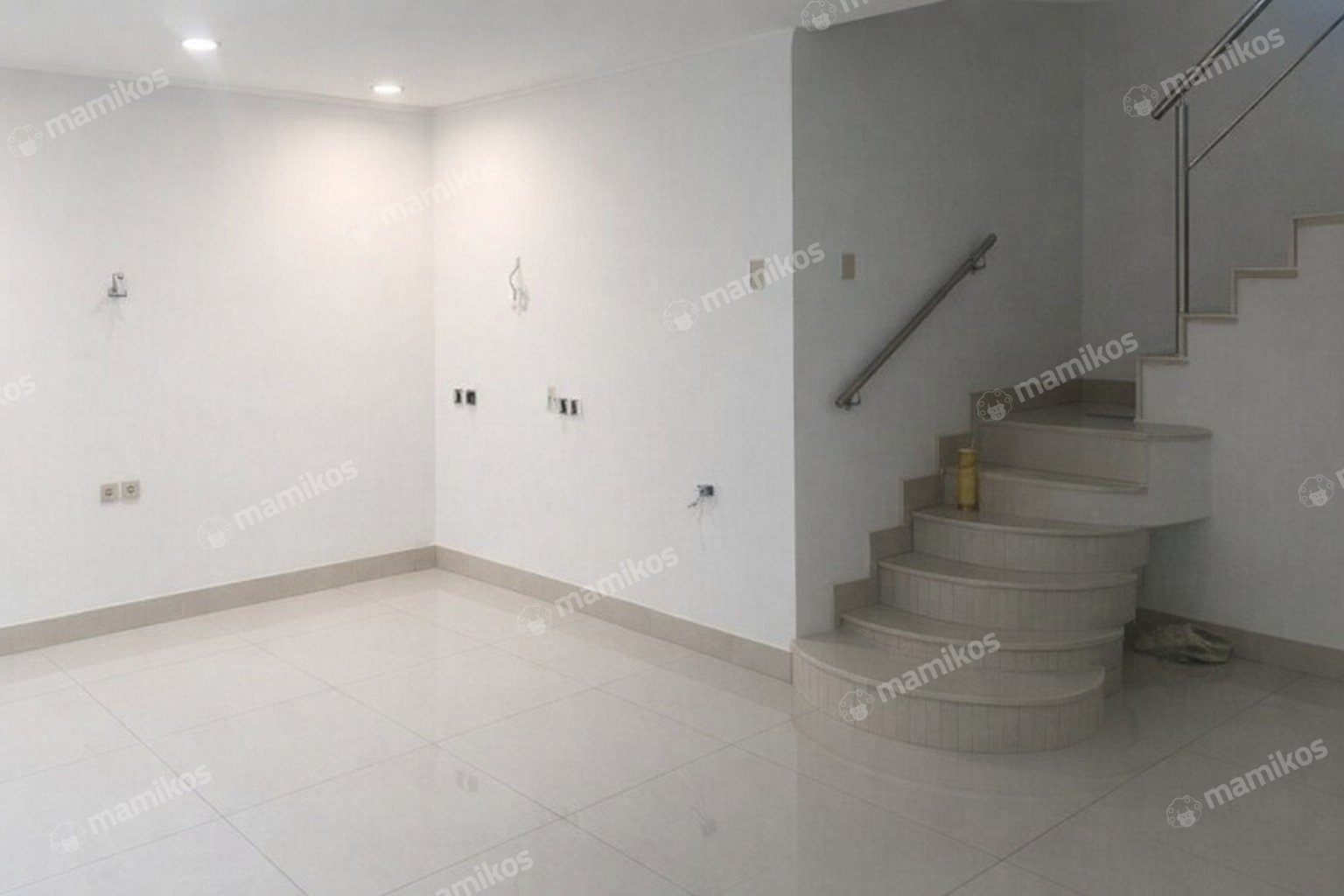 Rumah Sertifikat SHM 5 Kamar Tidur 2 Kamar Mandi Tanjung Duren Jakarta Barat - Photo 2
