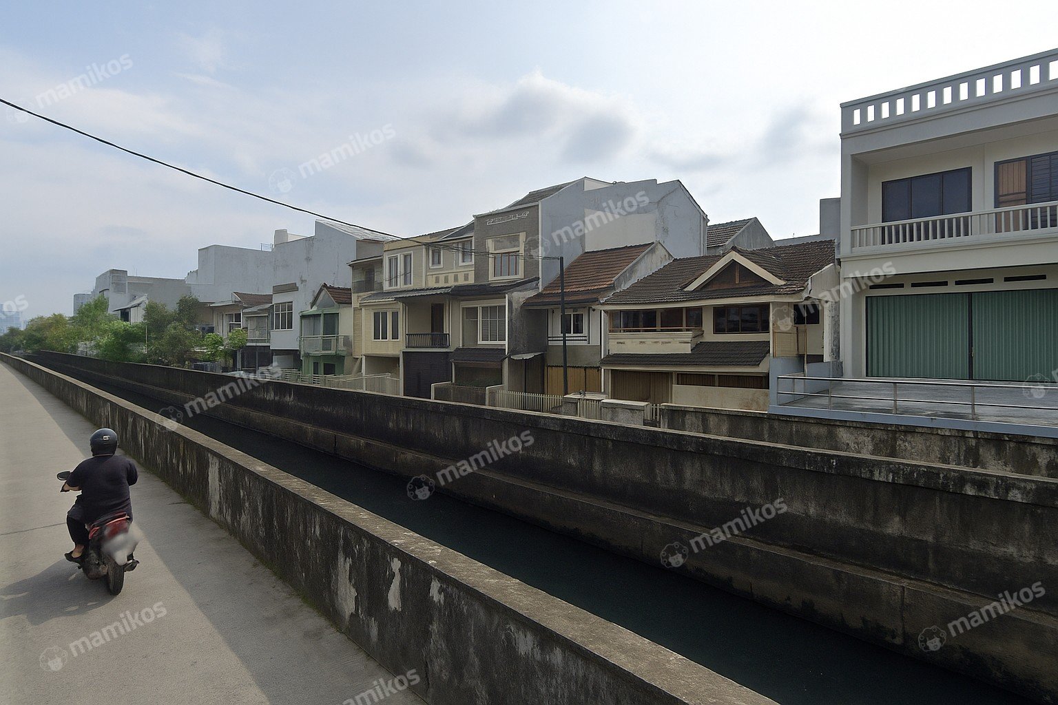 Rumah Sertifikat HGB 3 Kamar Tidur 2 Kamar Mandi Kebon Jeruk Jakarta Barat - Photo 4