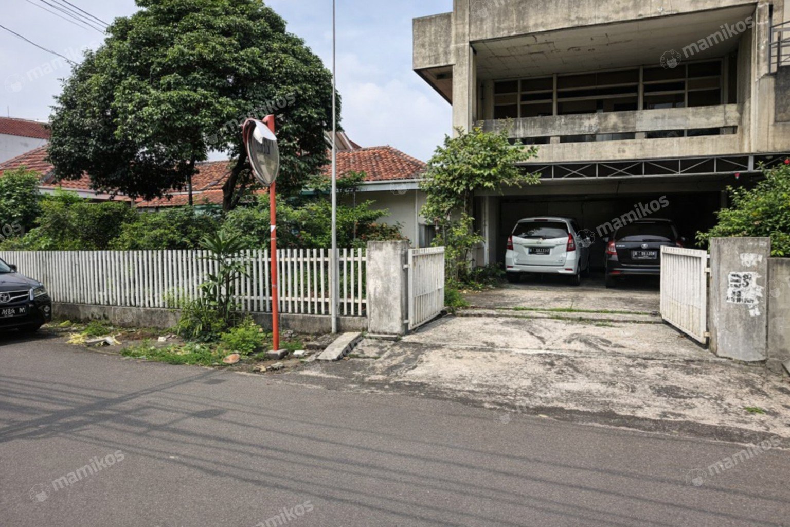 Rumah Sertifikat SHM 5 Kamar Tidur 3 Kamar Mandi Pondok Pinang Jakarta Selatan
