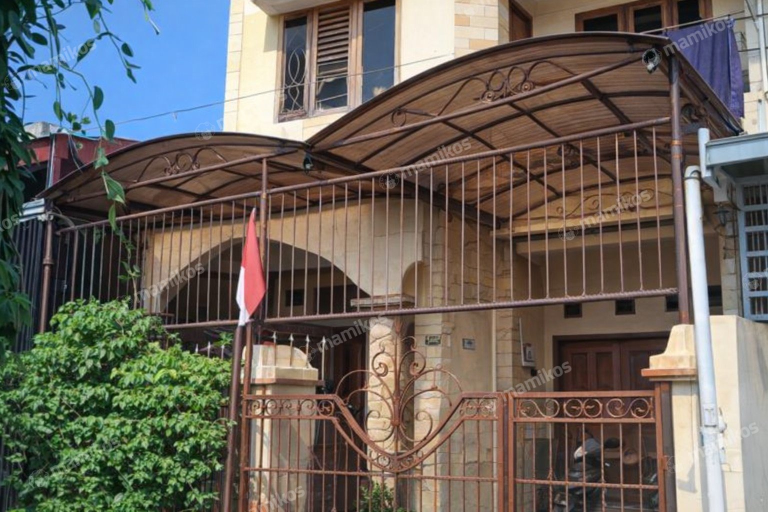 Rumah 3 Kamar Tidur 3 Kamar Mandi 2 Lantai Pasar Rebo Jakarta Timur