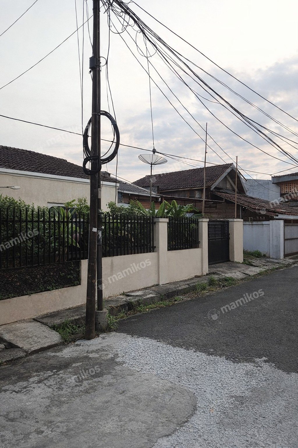 Rumah Sertifikat SHM 3 Kamar Tidur 2 Kamar Mandi Slipi Jakarta Barat - Photo 2