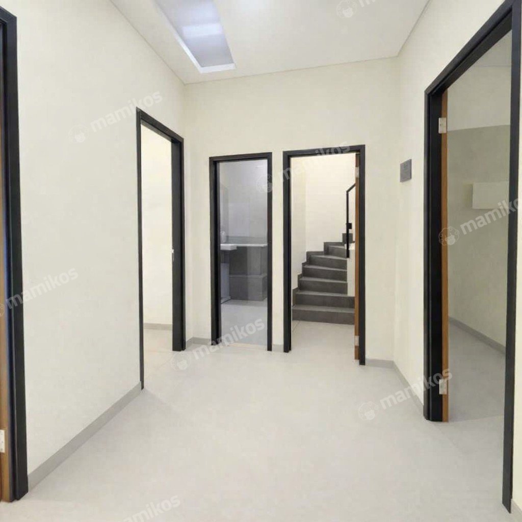 Rumah Sertifikat SHM 4 Kamar Tidur 4 Kamar Mandi Sunrise Garden Jakarta Barat - Photo 4