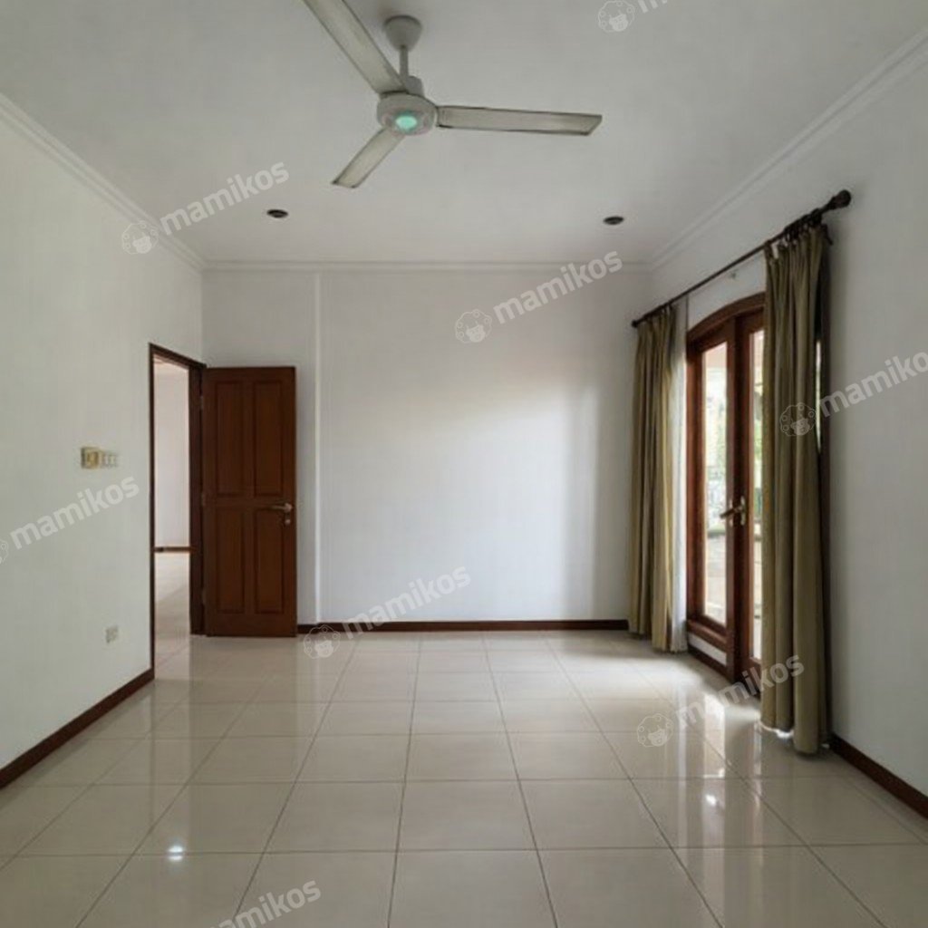 Rumah Sertifikat SHM 6 Kamar Tidur 4 Kamar Mandi Pondok Indah Jakarta Selatan - Photo 4