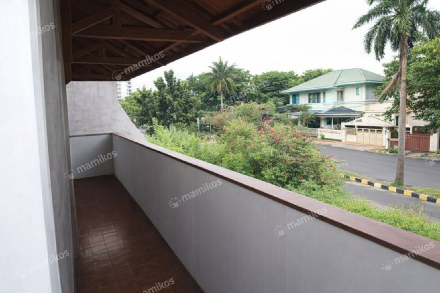Rumah Sertifikat SHM 6 Kamar Tidur 4 Kamar Mandi Intercon Jakarta Barat - Photo 3
