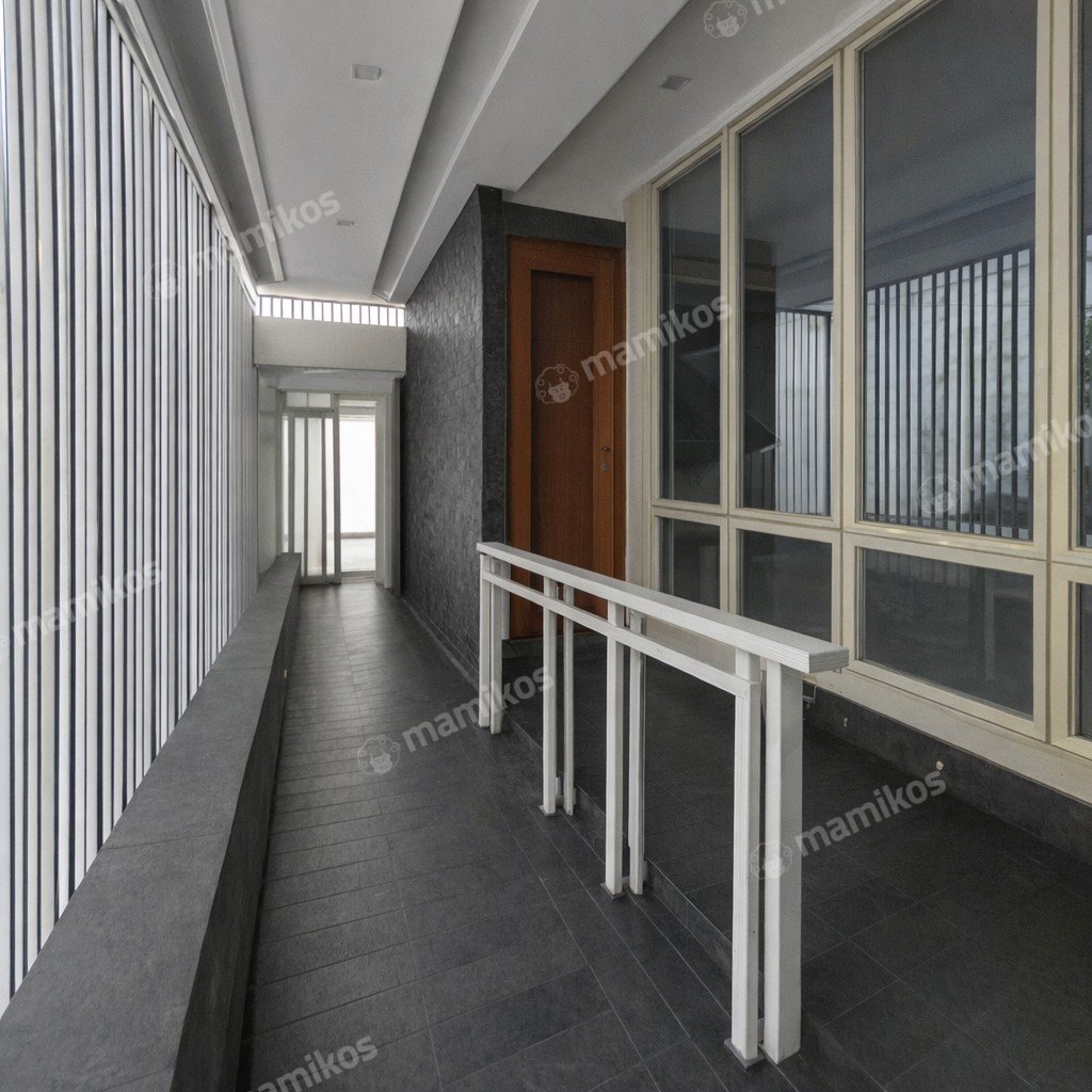 Rumah 4 Kamar Tidur 5 Kamar Mandi 2 Lantai Pantai Indah Kapuk Jakarta Utara - Photo 2