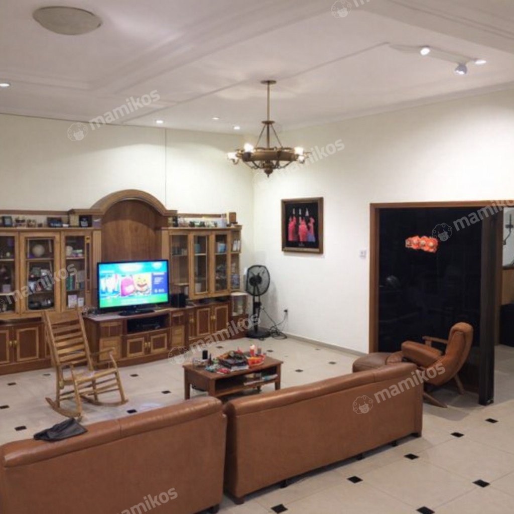Rumah Sertifikat SHM 4 Kamar Tidur 3 Kamar Mandi Taman Palem Jakarta Barat - Photo 2