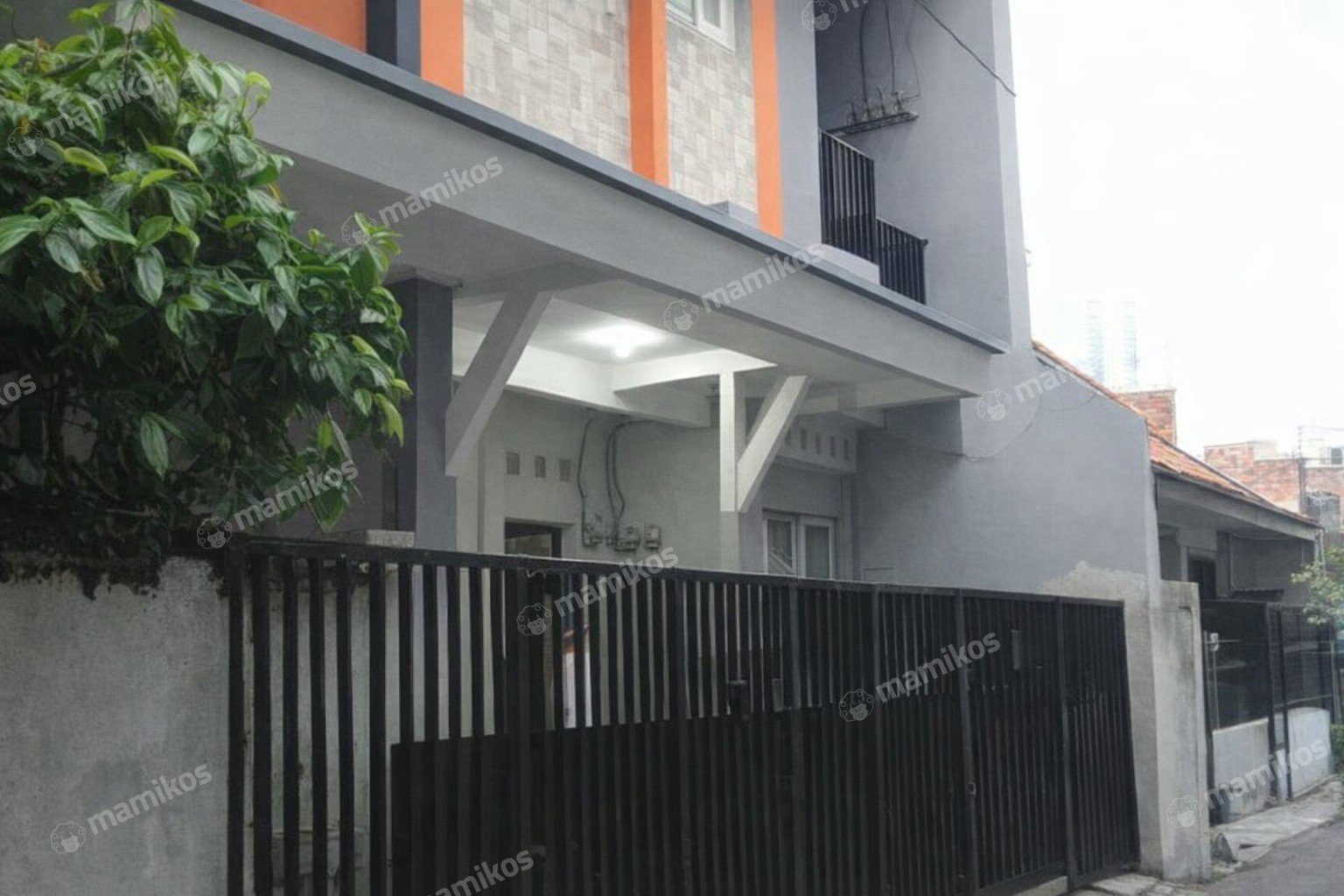 Rumah 23KT 14KM Tanjung Duren Jakarta Barat