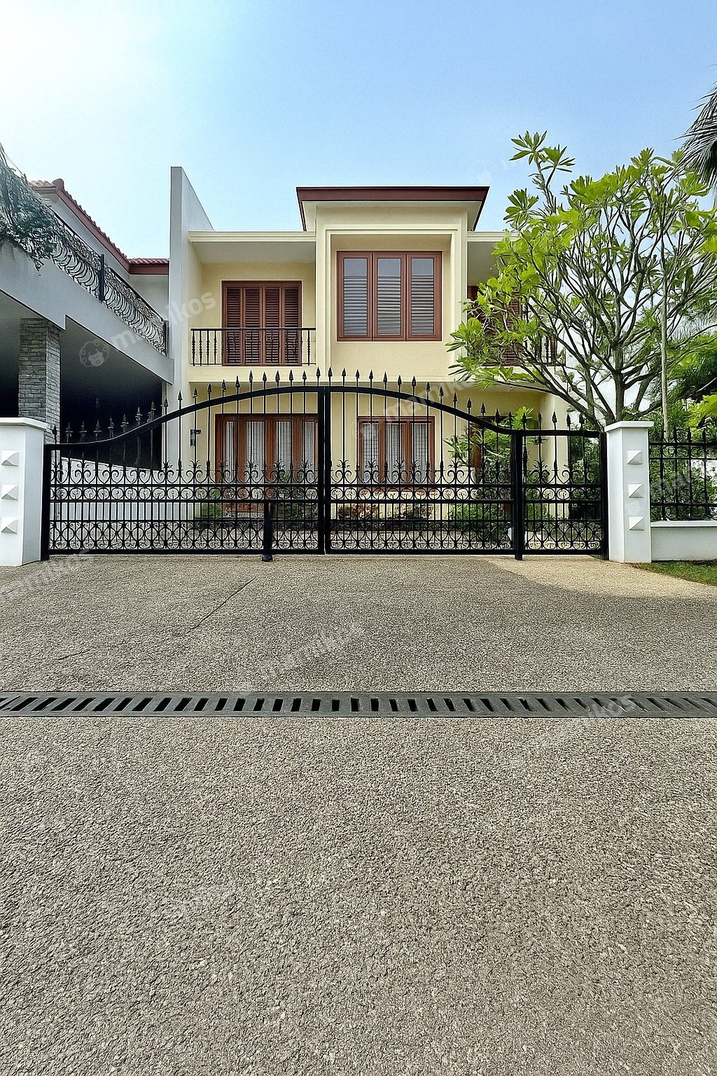 Rumah Sertifikat SHM 4 Kamar Tidur 5 Kamar Mandi Cibubur Jakarta Timur - Photo 3