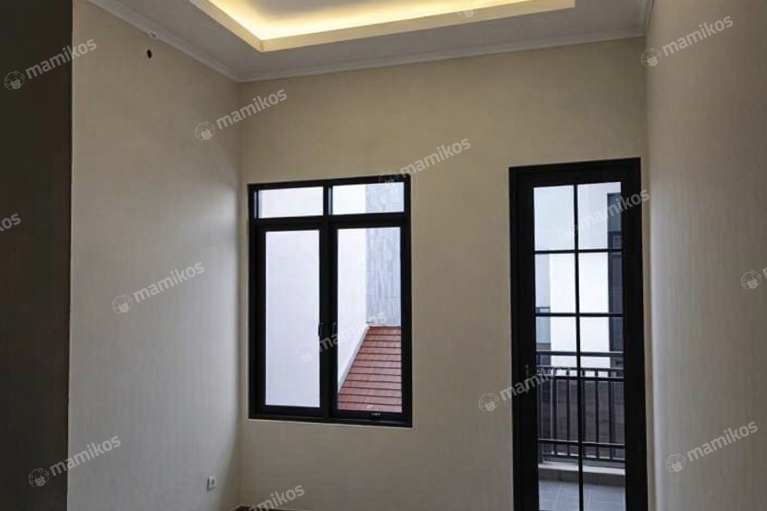 Rumah Sertifikat SHM 3 Kamar Tidur 3 Kamar Mandi Taman Ratu Jakarta Barat