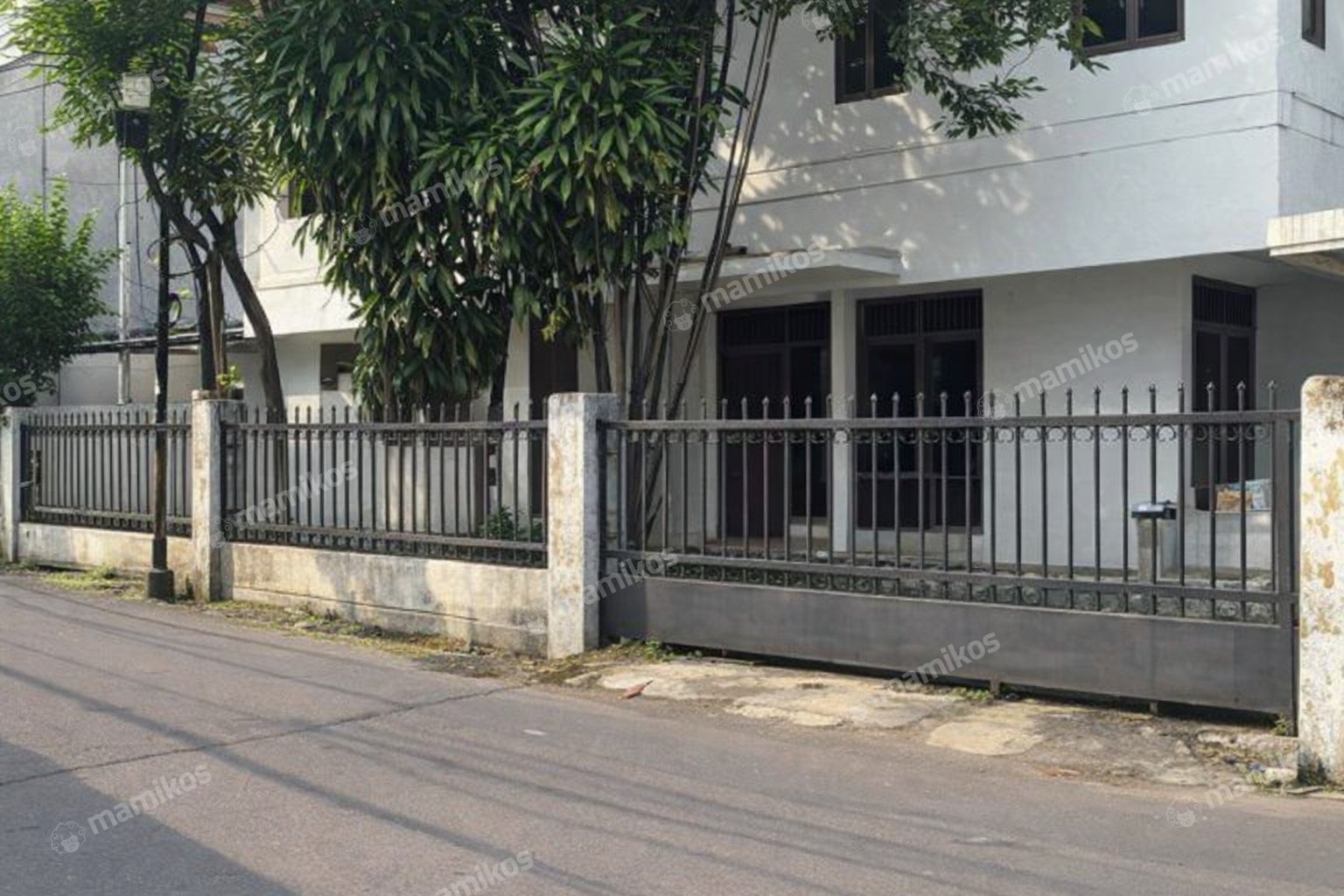 Rumah Sertifikat SHM 3 Kamar Tidur 3 Kamar Mandi Cilandak Jakarta Selatan