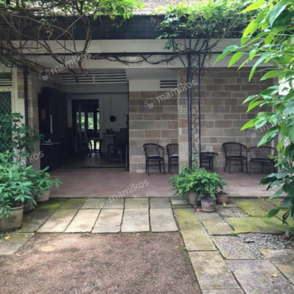 Rumah Sertifikat SHM 6 Kamar Tidur 4 Kamar Mandi Kebayoran Baru Jakarta Selatan - Photo 2