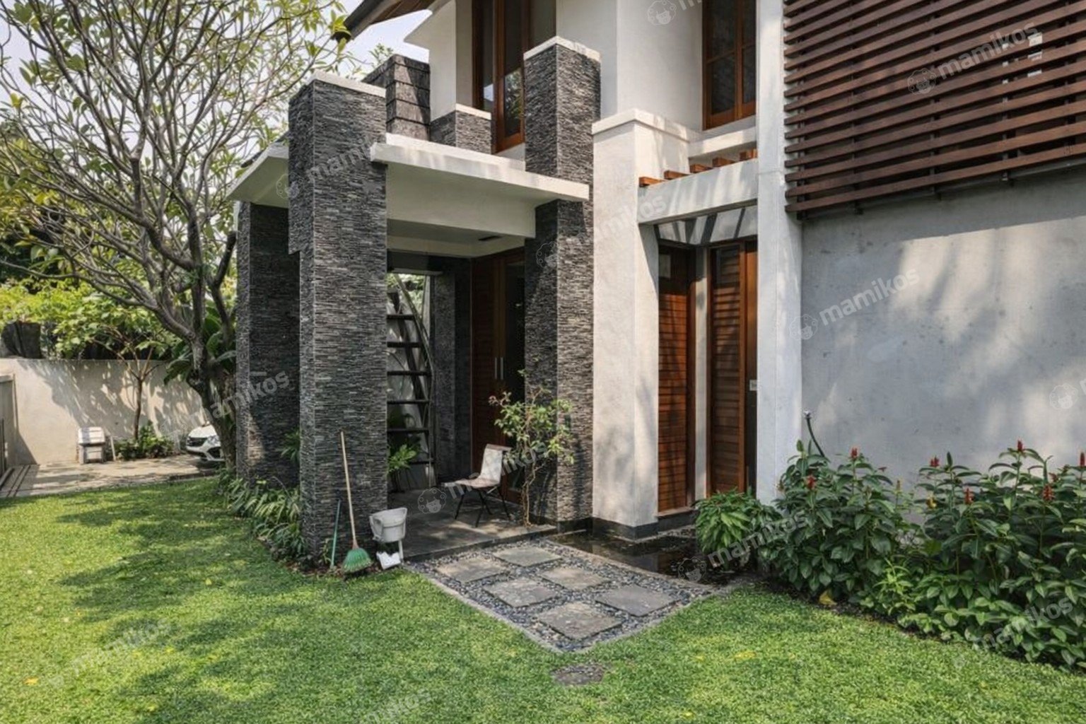 Rumah Sertifikat SHM 6 Kamar Tidur 4 Kamar Mandi Kebayoran Baru Jakarta Selatan
