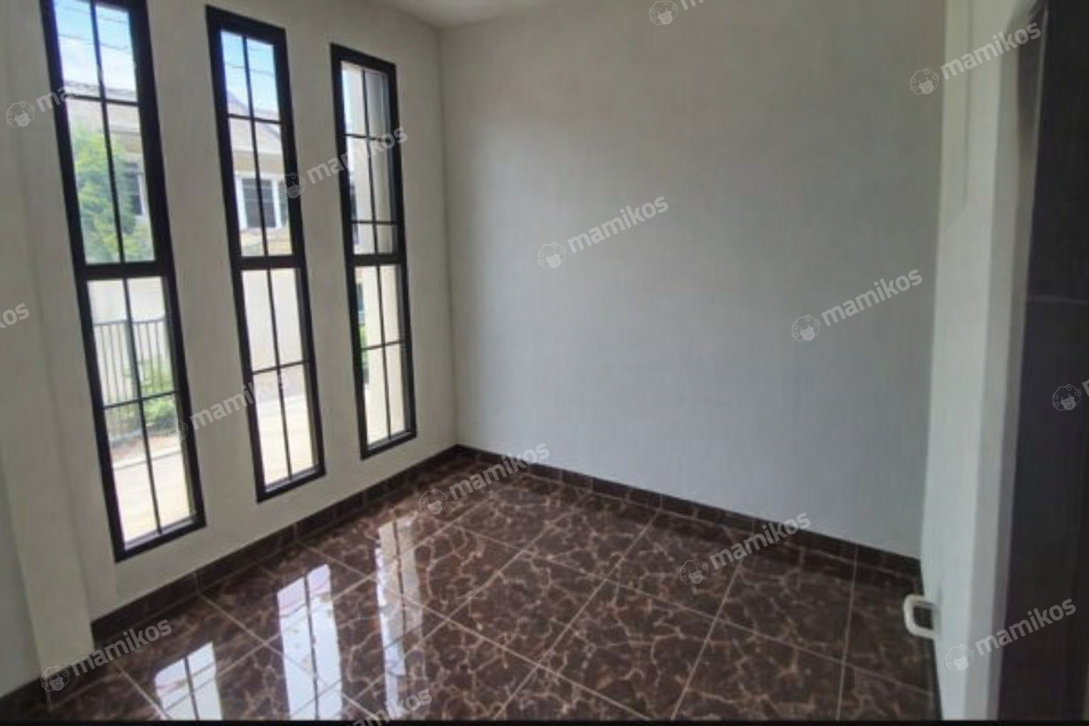 Rumah Sertifikat HGB 4 Kamar Tidur 2 Kamar Mandi Jagakarsa Jakarta Selatan - Photo 3