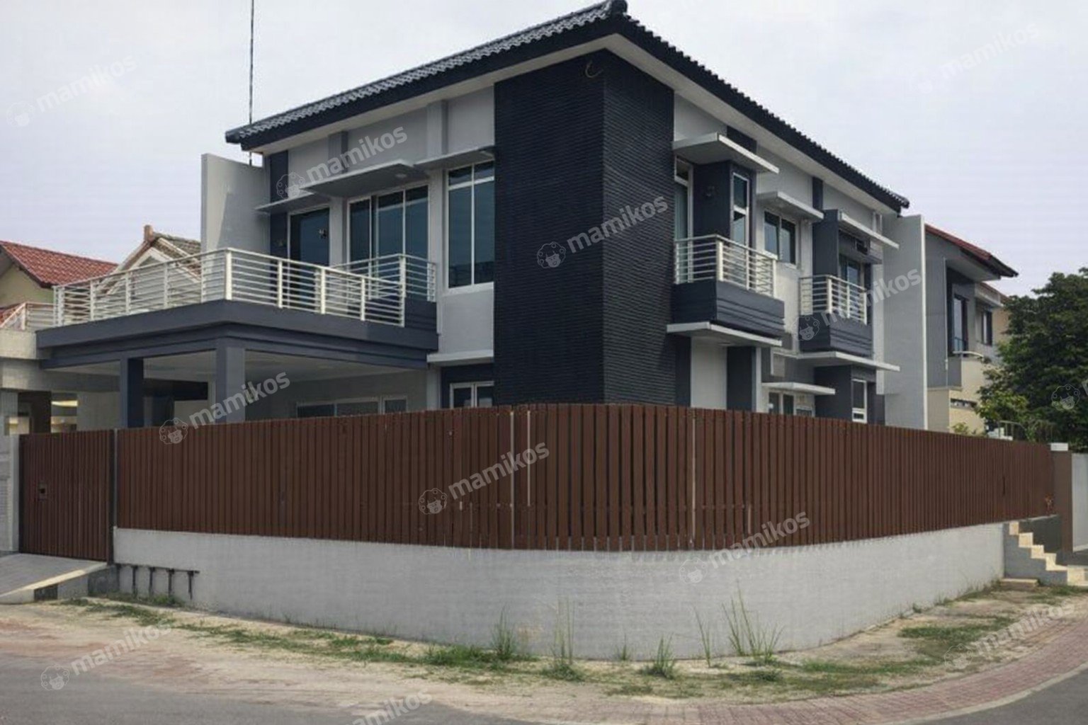 Rumah Sertifikat HGB 4 Kamar Tidur 3 Kamar Mandi Taman Surya Jakarta Barat