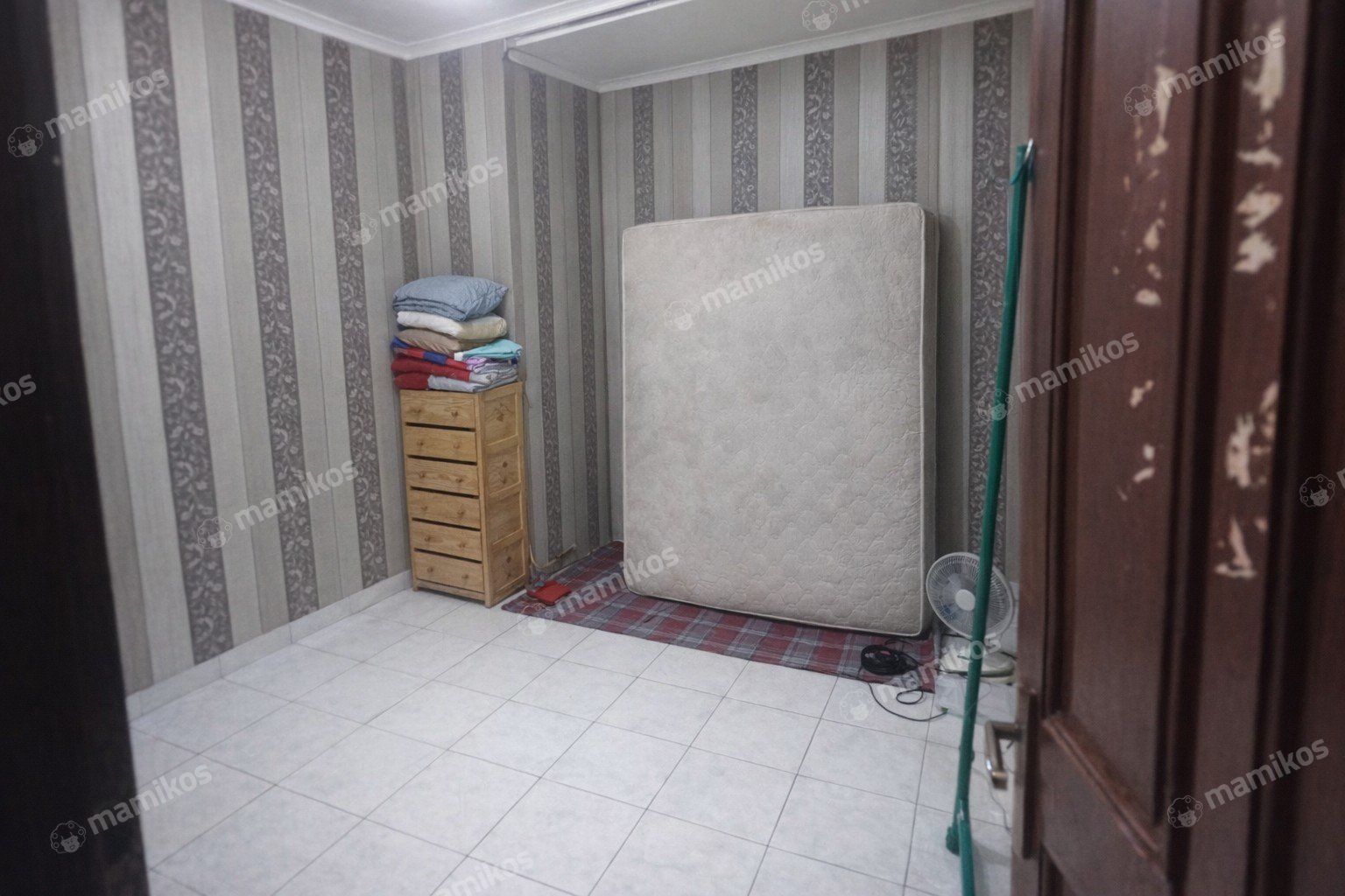 Rumah Sertifikat SHM 8 Kamar Tidur 4 Kamar Mandi Slipi Jakarta Barat - Photo 4