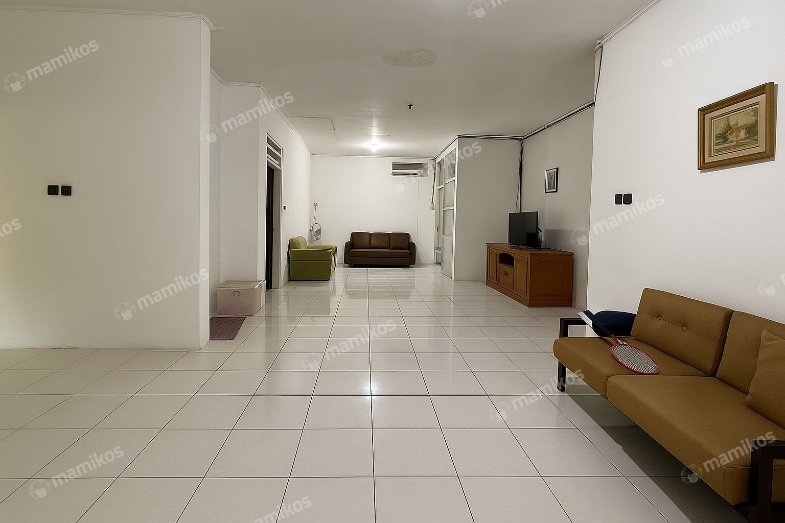 Rumah Sertifikat SHM 5 Kamar Tidur 3 Kamar Mandi Taman Ratu Jakarta Barat