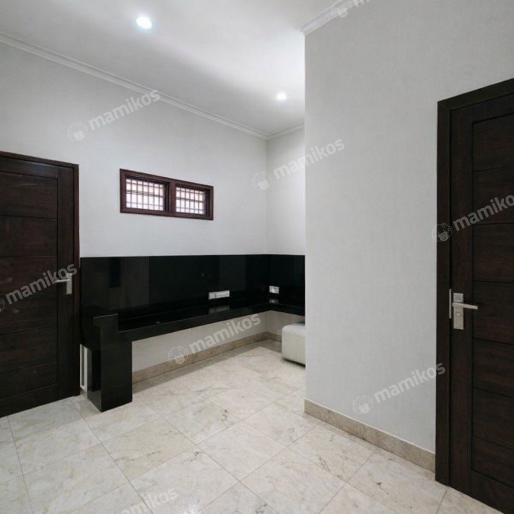 Rumah Sertifikat SHM 5 Kamar Tidur 4 Kamar Mandi Lebak Bulus Jakarta Selatan - Photo 3