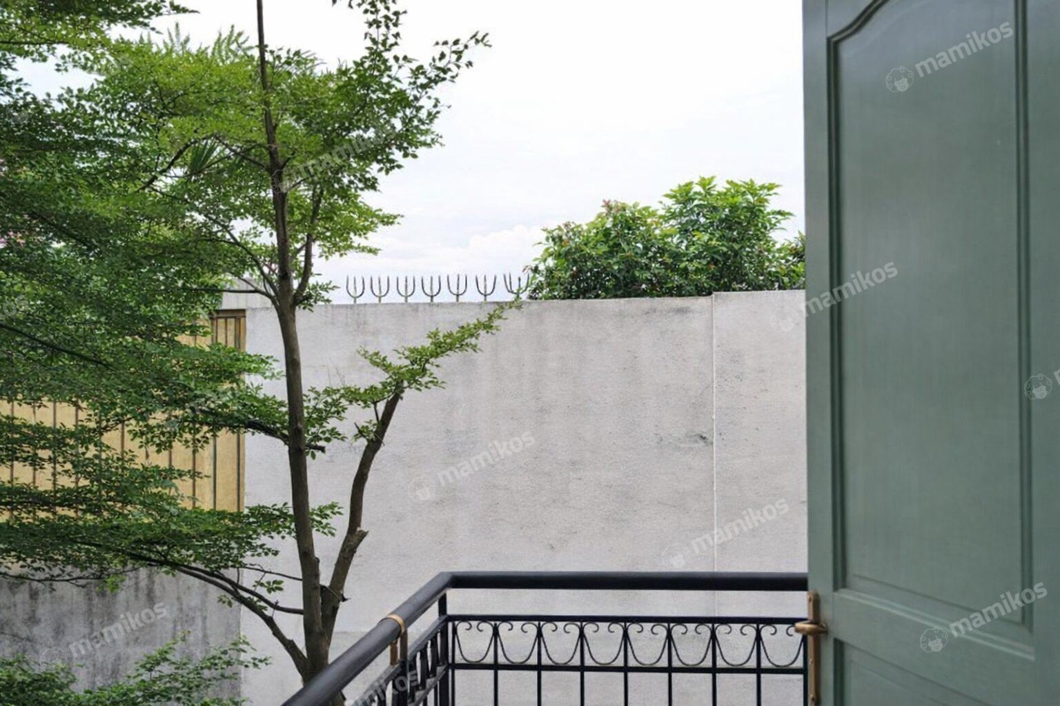 Rumah Sertifikat SHM 3 Kamar Tidur 3 Kamar Mandi Joglo Jakarta Barat