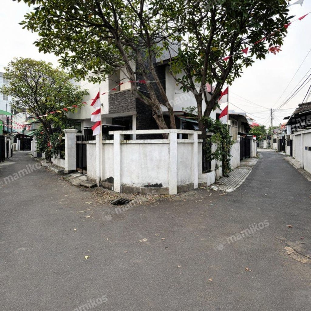 Rumah Sertifikat SHM 5 Kamar Tidur 5 Kamar Mandi Tebet Jakarta Selatan - Photo 2