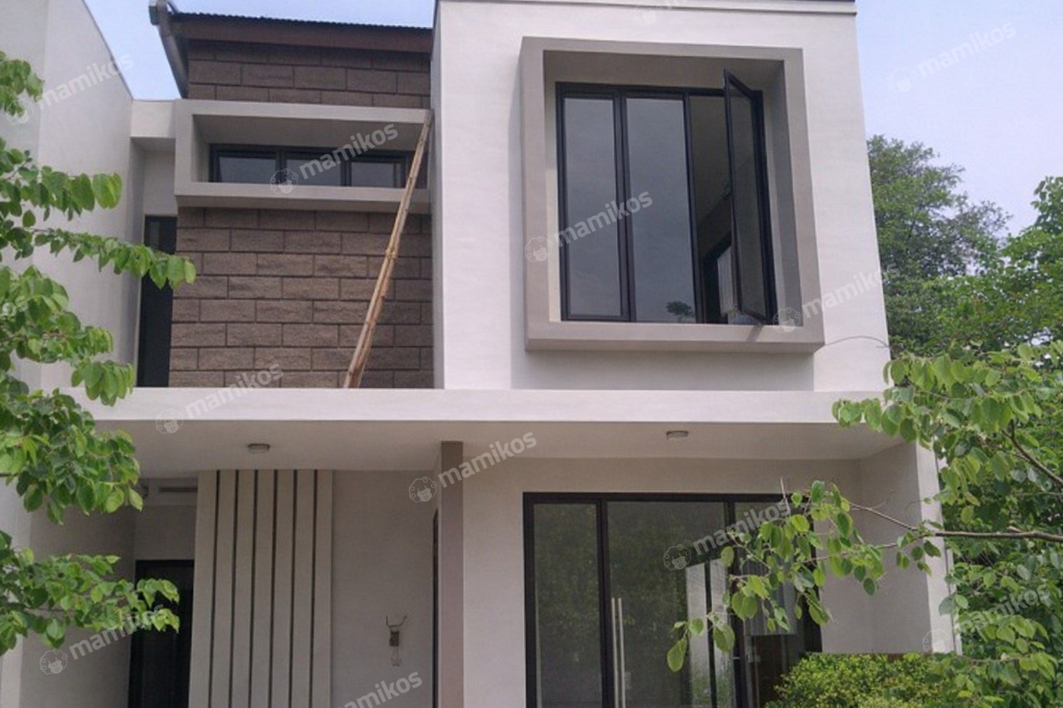 Rumah Sertifikat SHM 3 Kamar Tidur 3 Kamar Mandi Cipedak Jakarta Selatan