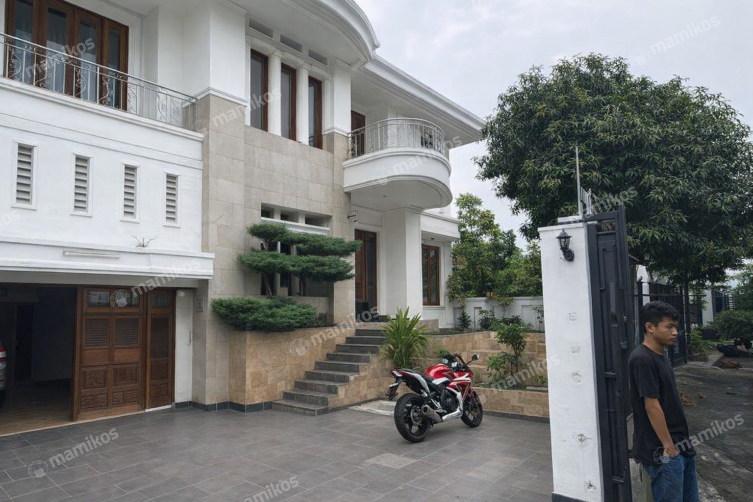 Rumah Sertifikat SHM 7 Kamar Tidur 6 Kamar Mandi Sunrise Garden Jakarta Barat
